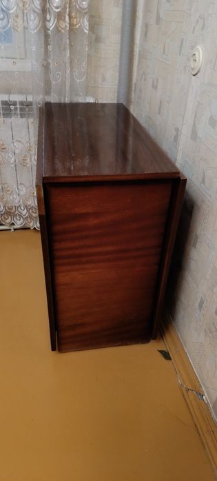 Стол раскладной полированный
