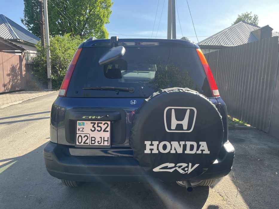 Продам машину Honda CR-V