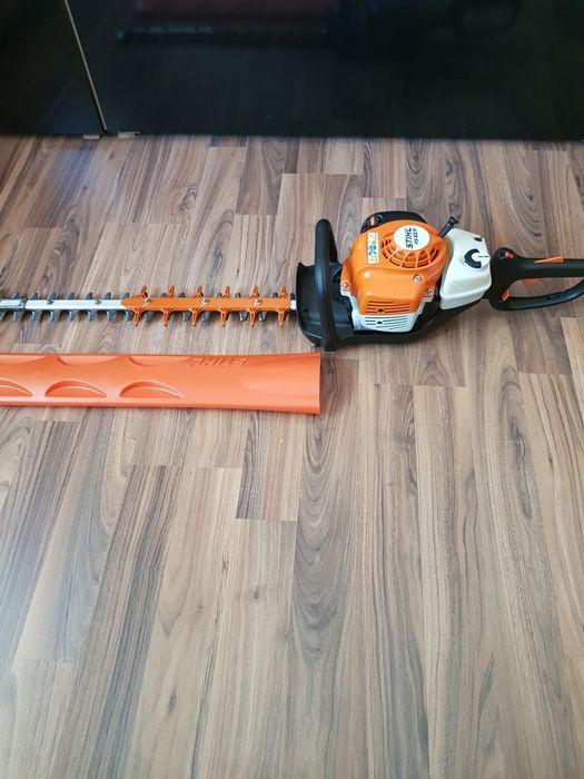 Stihl HS 82 R,foarfecă de tuns gard viuimpecabilă.