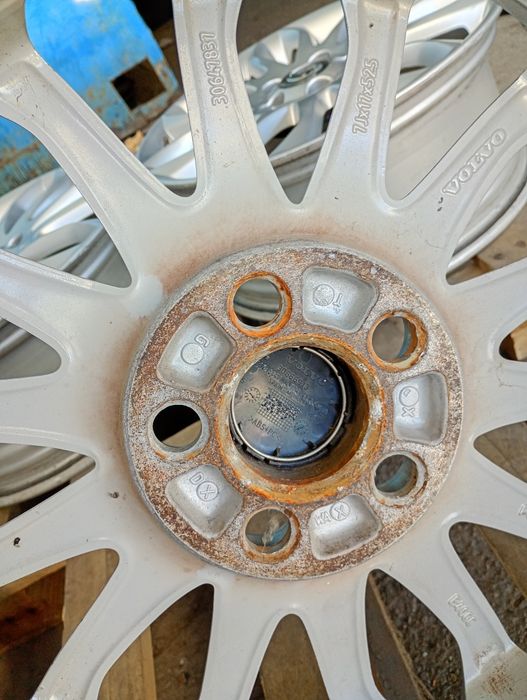 Перфектни 17-5х108 ЕТ52.5 7j Volvo  С30