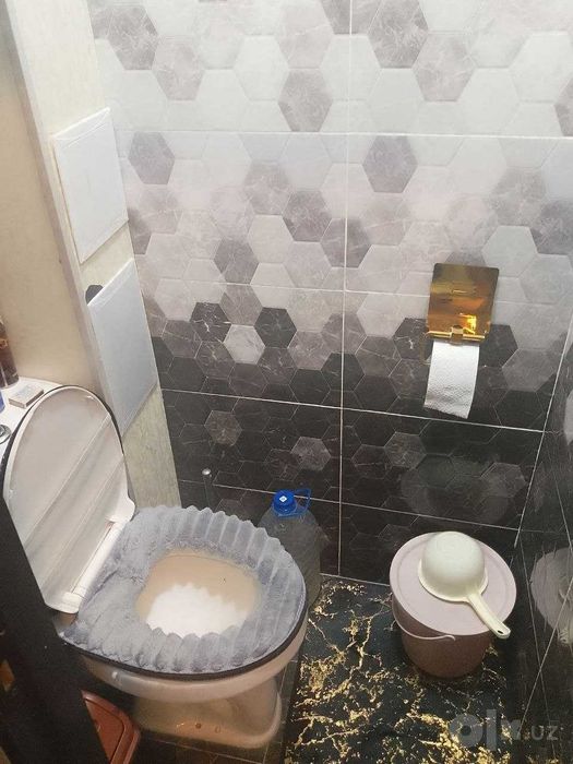 kvartira srochna sotiladi yaxshi lokatsiyada aniq sotib oladiganlarga