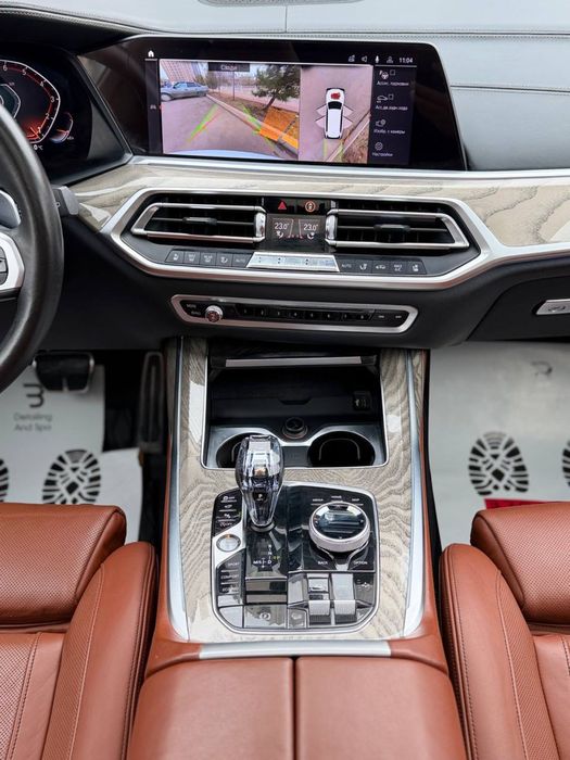 Bugun sotuvimizda Bmw X7 40 i