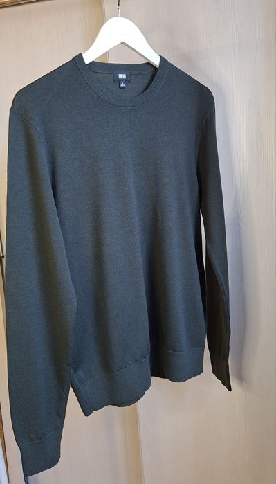 Пуловер от UNIQLO (шерсть мериноса)