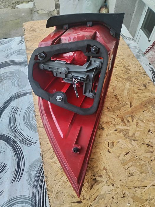 Stop spate stânga vw golf 5 variant