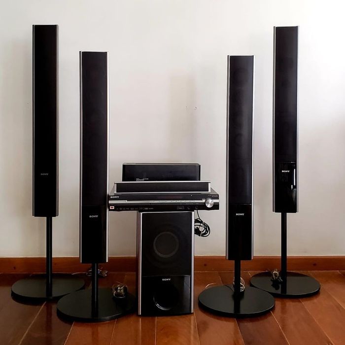 Продам Домашний кинотеатр Sony DAV DZ870W  1000Вт