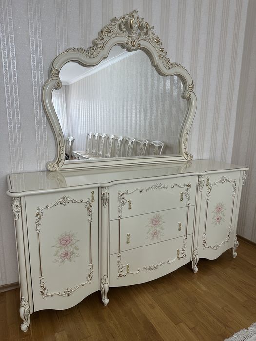 Продается комод с зеркалом