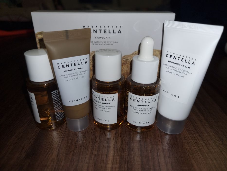 Комплект за пътуване -Skin1004 Madagascar centella + подаръци