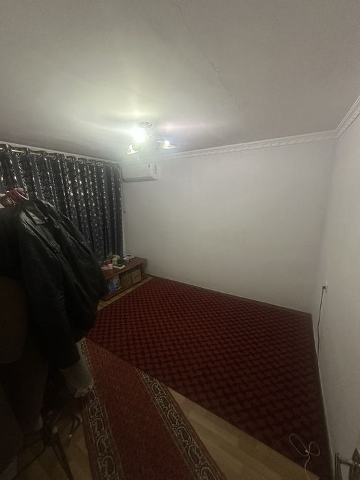 Продается  3 комнатная  квартира 2 этаж