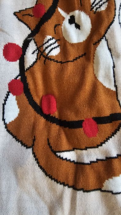 Pulover cu pisici si lumini