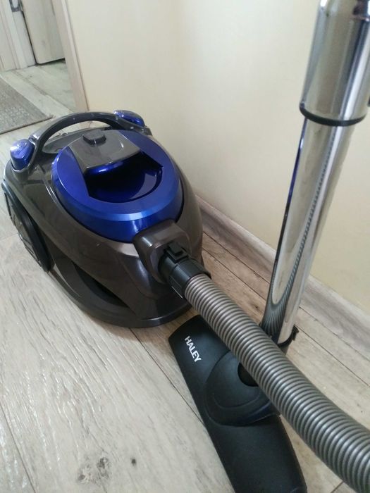 Пылесос Haley в отличном состоянии