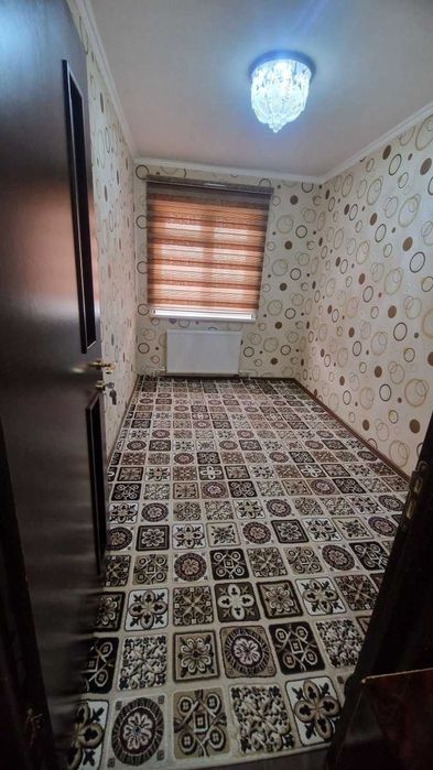 Продаётся 4х комн квартира на 2 этаже Ор-р  7 микрорайон