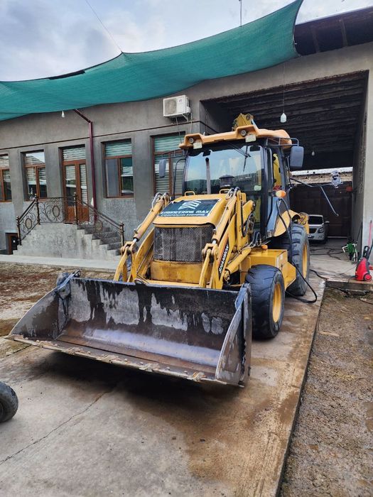 Экскаватор погрузчик 2 000 м/ч в рабочем состоянии год выписки 2020год