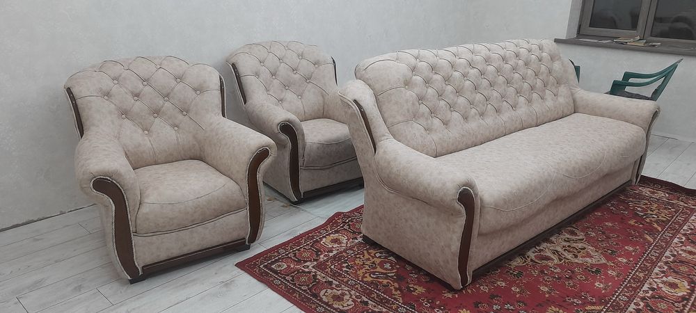 Yumshoq mebellarni sifatli tamirlash. Eski mebelarni tamirlash Divan