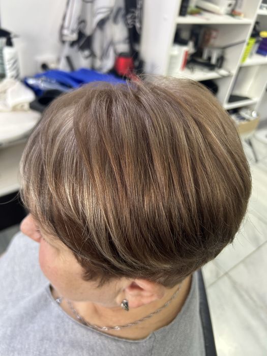 Парикмахер широкого профиля