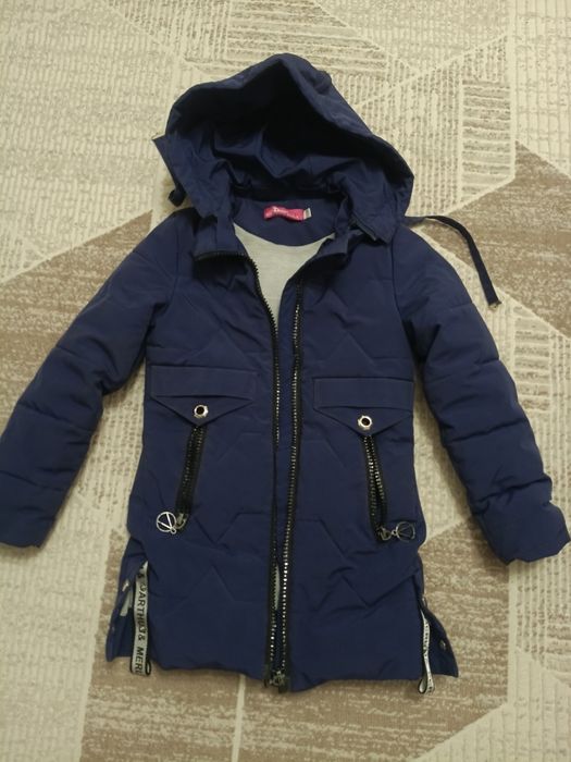 Осення куртка на девочку, рост 120 см.