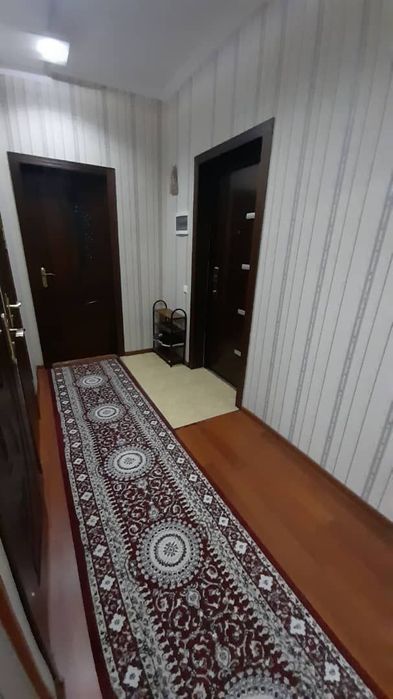 Turkiston metro oldida kvartira srochna