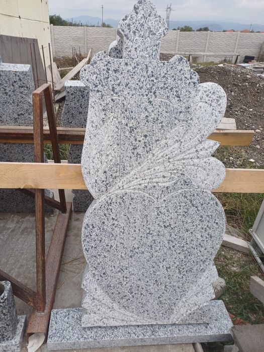 Vând Cruci Granit . OFERTĂ !!!