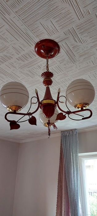 Продам люстру в отличном состоянии б/у