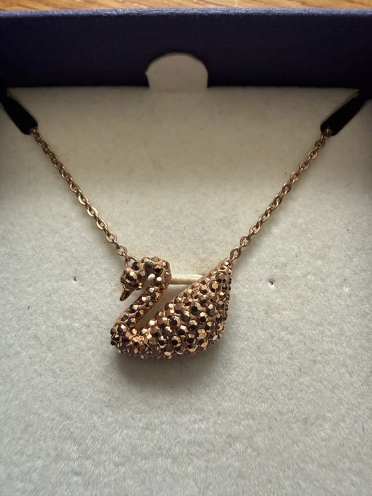Колие Swarovski розово злато