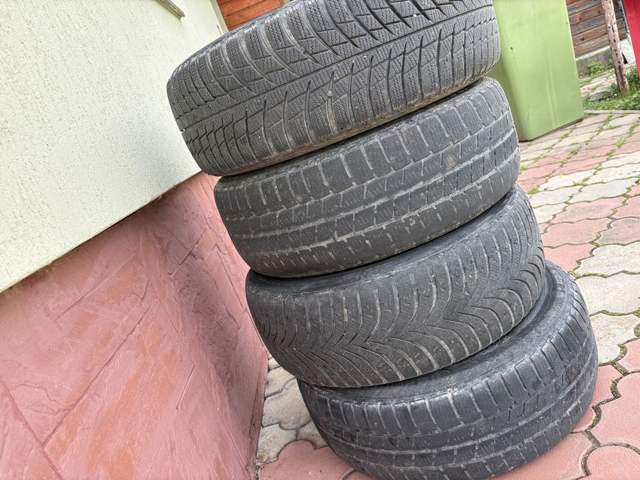 Anvelope de iarna si jante pe 16 originale bmw