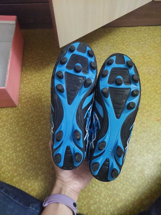 Кроссовки шиповки 37 размер