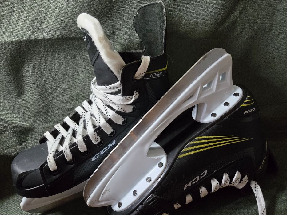 CCM кънки за лед 38 номер