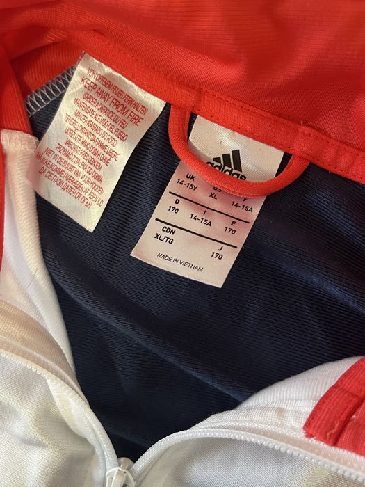 Дамски днцузи на adidas и nike