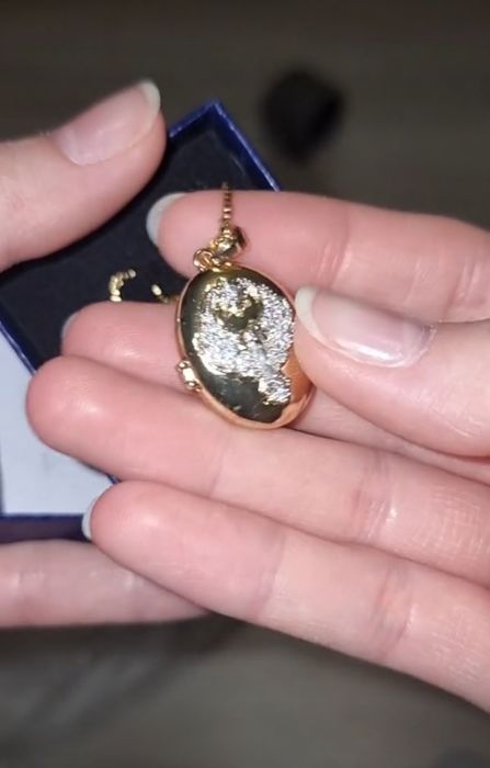 Продам кулон Далёкий город