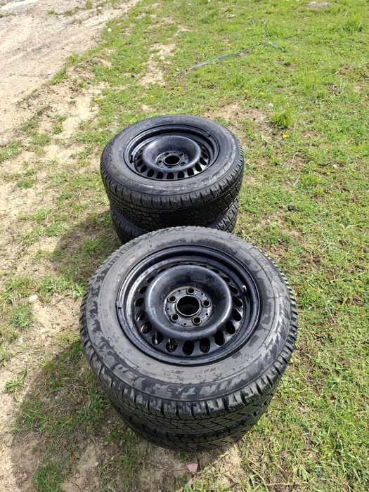 Vând roti 205/65/15