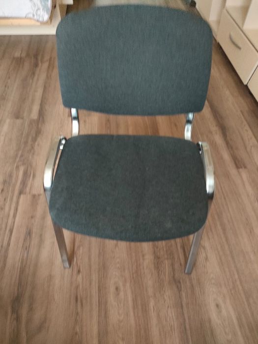 Продам офистные стулья