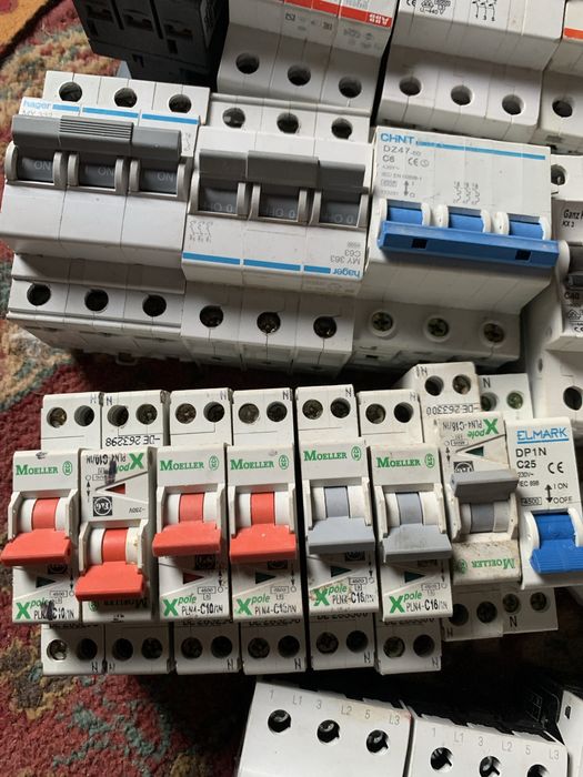 Sigurante automate si comutatoare 220 V