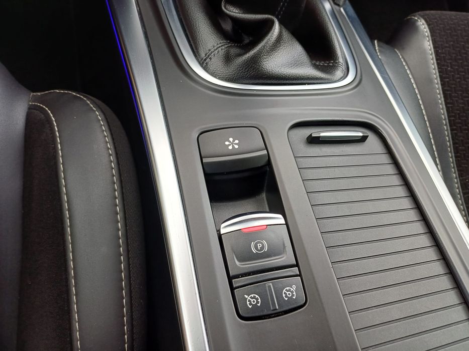 Renault Megane 4 2016 faruri led  navi mare  camera ambientale lane assist front assist piele+textil