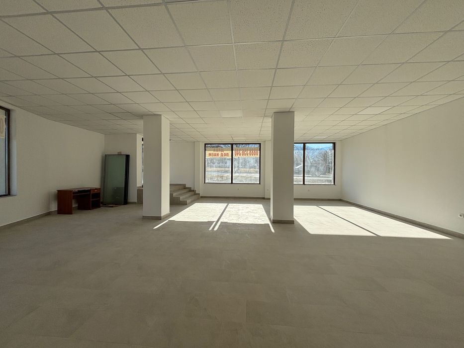 Дава се под наем Магазин в Банско - 175 кв.м за 650 € - Снимка #6