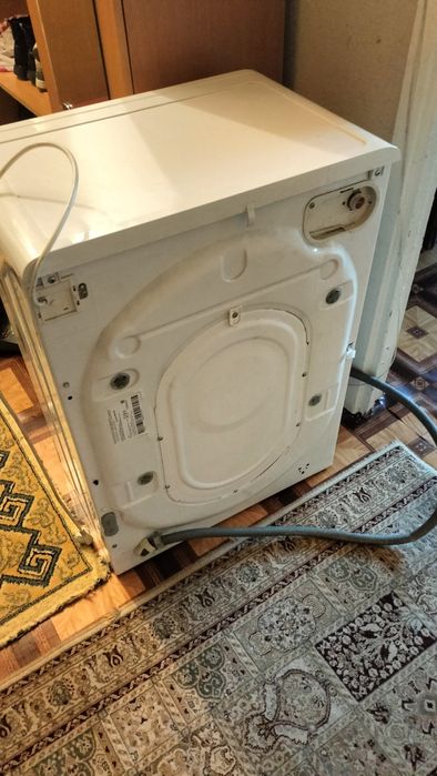 Продам стиралку Indesit