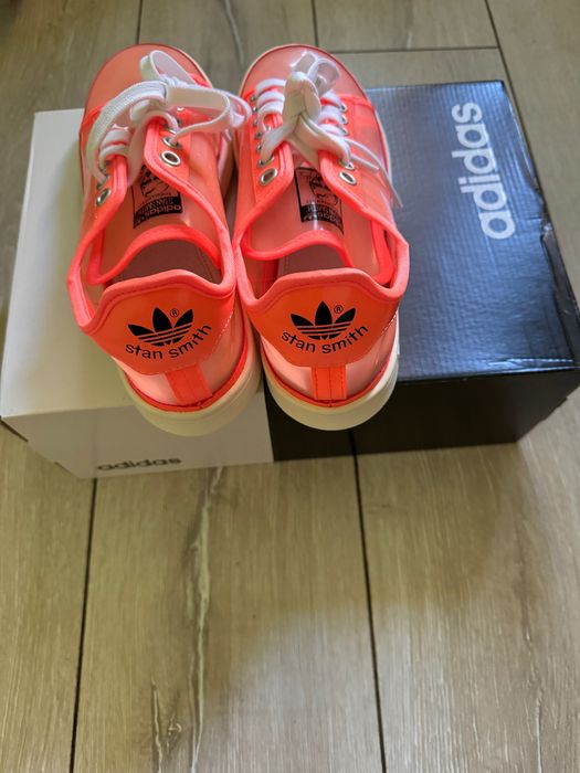 Нови оригинални маратонки Adidas