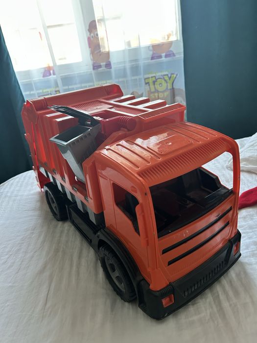 Jucari camioane de gunoi