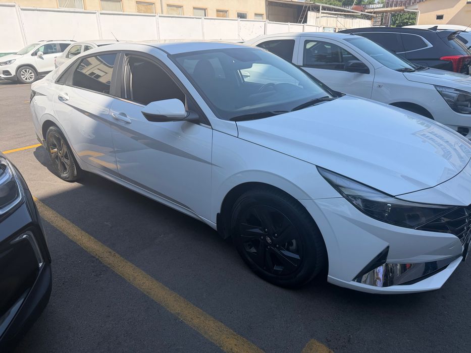 Hyundai Elantra sotiladi!