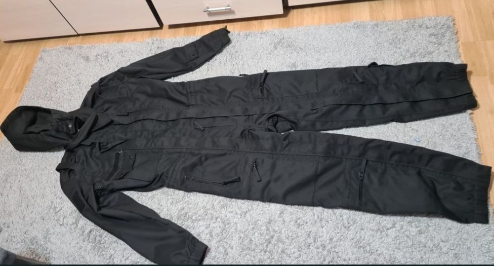 Vând combinezon Impermeabil