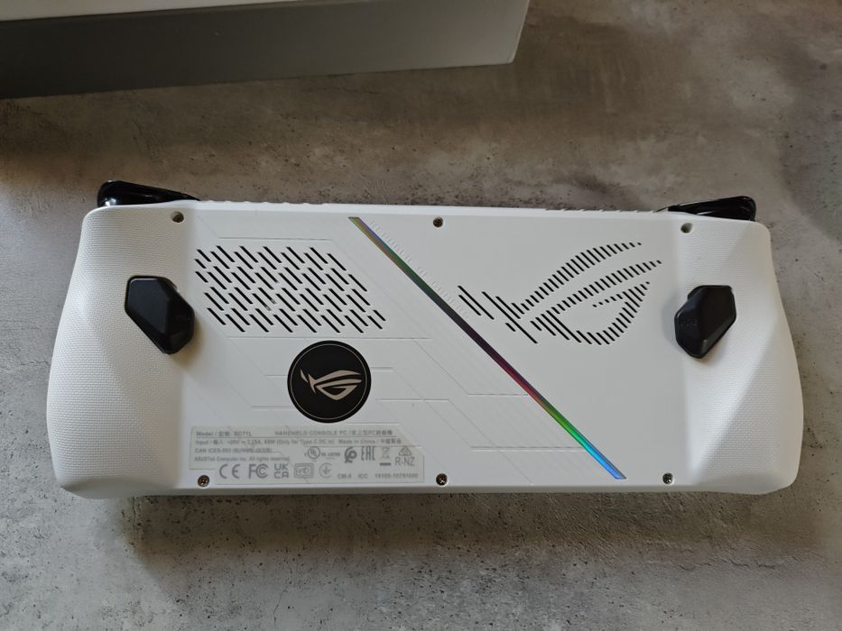 Asus ROG ally z1 extreme