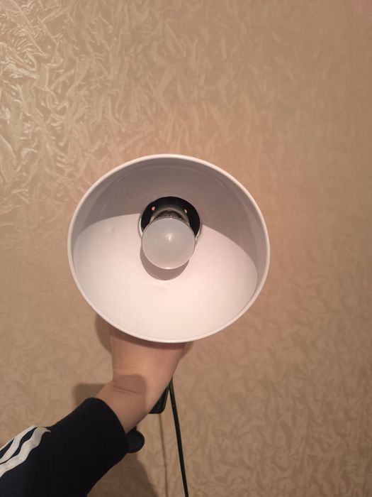 Продам лед лампу б/у