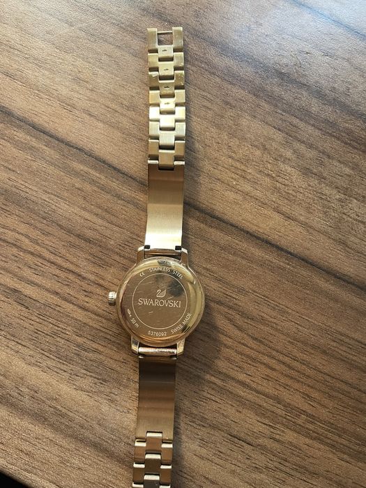 Ceas Swarovski ca noi