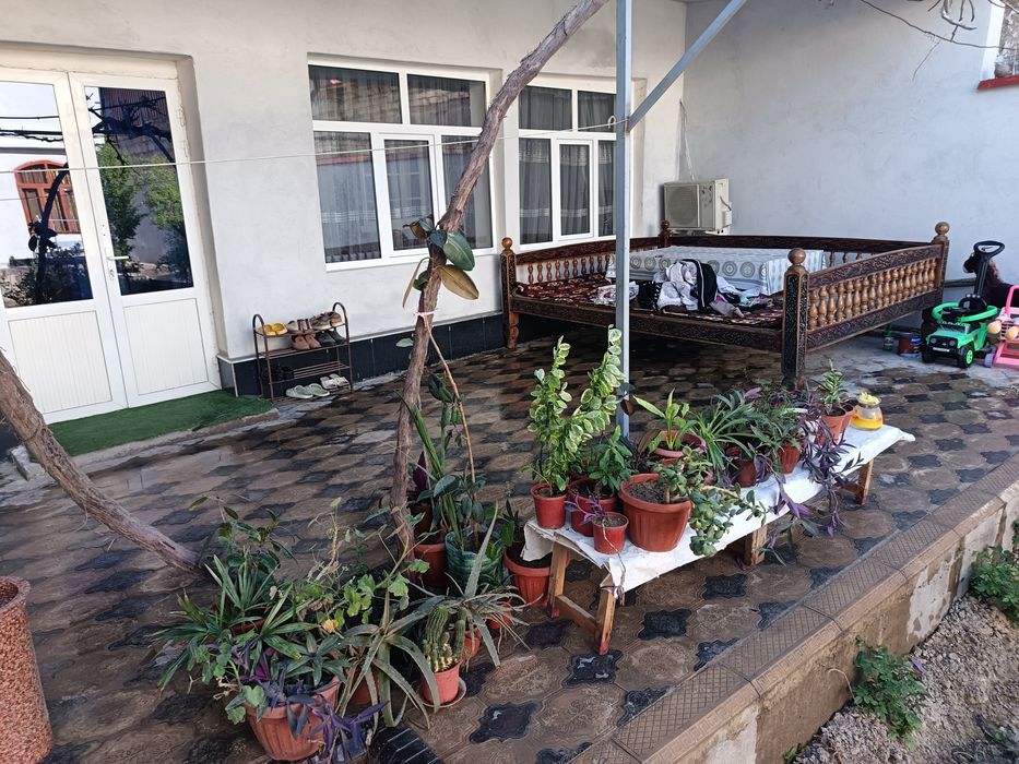 Срочно ховли сотилади 4,4 сотох, 6 хона хамма шароит бор  780 миллион