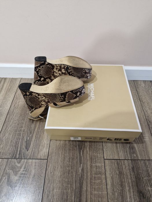 Босоножки красивые