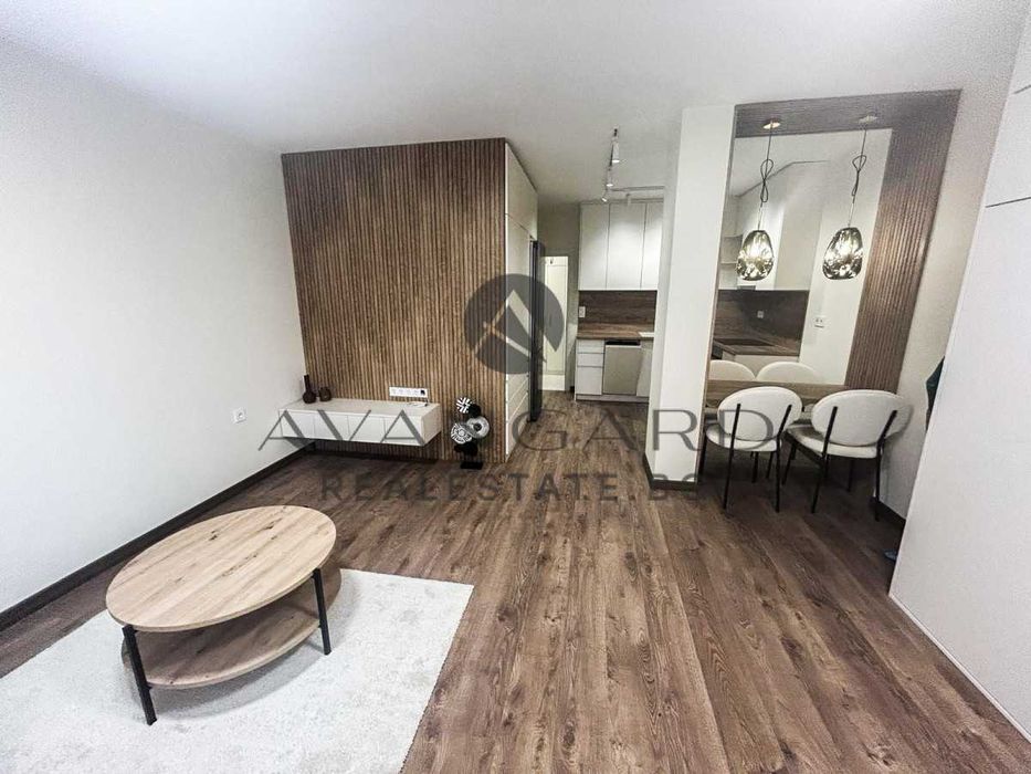 оф.21296 Луксозен Едностаен Смирненски