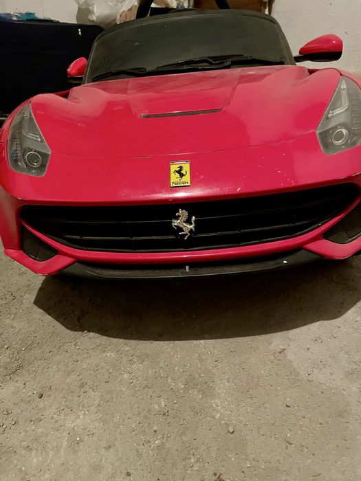 Ferarri Акумулаторна детска кола