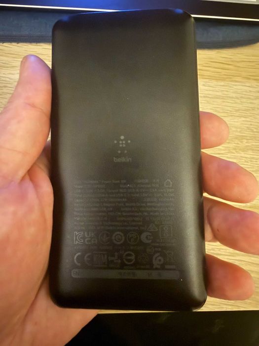 Продавам Powerbank Belkin 10k