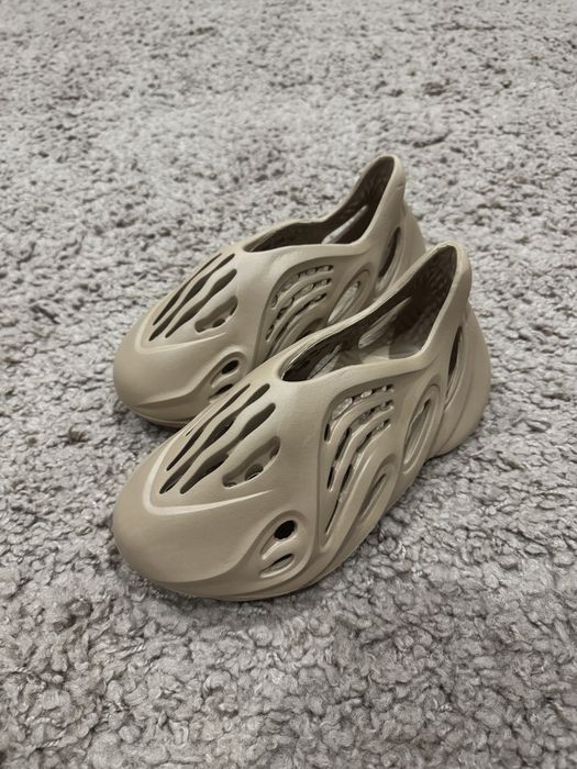 IN STOC | Slapi / Papuci Yeezy Foam Runner