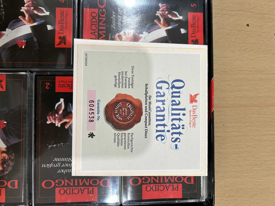 casete originale cu Placido Domingo