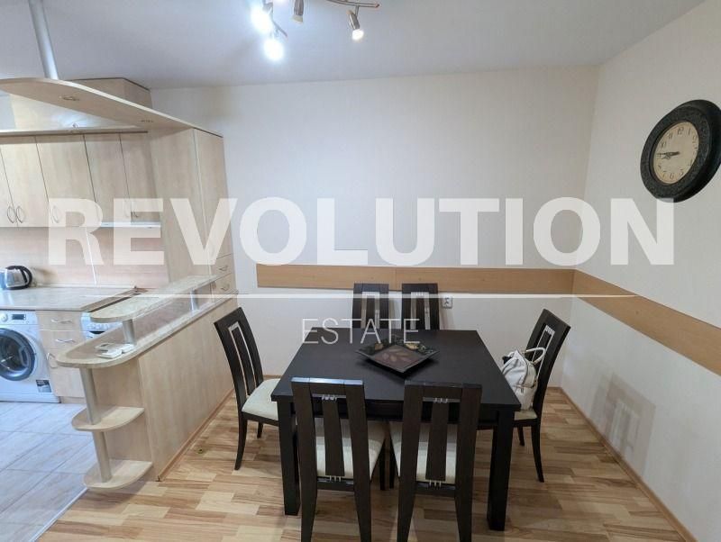 Дава се под наем Четиристаен апартамент в Варна, Център - 110 кв.м за 897.6 € - Снимка #3