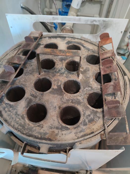 Чистка ремонт газовых котлов.